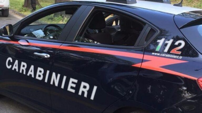MediaWorld, furto di uno smartphone: tre denunciati