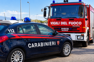 Furgone contro il muro del sacrario, inutili i soccorsi per un 56enne